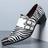Superventas de Amazon Transfronterizo Estampado de Cebra Cabeza de Hierro Hebilla Doble Zapatos de Cuero Mocasines Casuales de Negocios para Hombre 651201