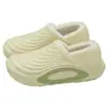 Pantuflas de algodón impermeables para hombre, nuevo modelo invierno 2026, para uso en interiores en casa, con suela gruesa, antideslizantes, forradas de felpa, cálidos zapatos de algodón para hombre, adecuados para usar al aire libre