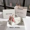 Entrega en una sola pieza moda bordado portátil bolsa cuadrada pequeña 2023 bolso de hombro cruzado de alta calidad al por mayor