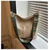 Nova moda de verão 2023 bolsa balde portátil de ombro com alça longa capacidade grande bolsa feminina suporte para grande quantidade de atacado lote misto