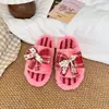 Pantuflas de algodón con lazo de encaje para mujer, cálidas y antideslizantes para uso en casa, nuevo diseño a cuadros otoño e invierno 2026, pantuflas esponjosas de moda