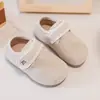 Sapatos infantis simples estilo Birkenstock, nova coleção de outono, sapatos baixos macios com fecho de velcro para meninas, sapatos casuais para bebês, sapatos de couro para meninos