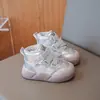Zapatos de Algodón para Niñas Estilo Nuevo 2025 Botas de Nieve Plateadas para Niñas Niños Medianos y Grandes Zapatos Cálidos con Felpa Plus Algodón