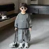 Conjunto de Moletom Estilo Coreano Primavera e Outono para Meninos 2026 Novo Lindo Estiloso Roupas Infantis Bebê Menino Crianças Roupas Esportivas