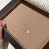 Colar Pingente Trevo de Quatro Folhas de Concha Acessórios para Mulheres, Corrente para Clavícula de Verão, Design de Nicho, Luxo Leve, Joia de Corrente para Pescoço de Alta Qualidade