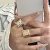 Anel Personalizado de Metal Nicho com Cravação Micro de Zircônia Banhado a Ouro Real em Toda a Superfície, Estrela de Cinco Pontas Quadrada, Versão Larga, Empilhável