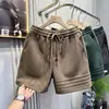 Pantalones Cortos Deportivos Pesados para Hombre, Marca de Moda de Verano Estilo Americano, Cintura Elástica con Tres Rayas, Corte Holgado, Pantalones Cortos Versátiles Casuales de Cinco Puntos