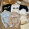 Conjunto de Tres Piezas de Manga Larga Estilo Ins Coreano para Principios de Otoño Versátil Cuello Cuadrado Manga Larga Estampado de Lunares Falda de Corte Ajustado Camiseta Fina