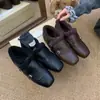 Sapatos Femininos de Couro Estilo Retrô com Aumento Oculto de Altura, Sapatos Casuais Slip-On Quentinhos de Inverno Estilo Coreano, Sapatos Preguiçosos de Pelo