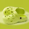 Zapatos con Agujeros para Mujer Verano Playa Suela Gruesa Antideslizantes Resistentes al Olor Pareja Uso Exterior Conducir Doble Uso Sandalias EVA