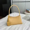 Bolso de Hombro Único y de Moda con Patrón Tejido de Alto Estilo para Viajes Diarios, Color Sólido, para Llevar Debajo del Brazo, Nuevo de Verano 2026