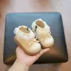 Zapatos para bebé niña botas pequeñas de cuero invierno con forro de terciopelo y algodón zapatos para bebé e infante suela suave zapatos para caminar botas cortas de princesa botas para niña