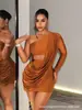 Vestido bodycon feminino transfronteiriço 2026 novo europeu e americano, cor sólida elegante, revelador da cintura assimétrico, manga longa, franzido