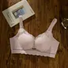 Lencería de seda ajustable de alta gama para mujer con poco busto, con efecto push-up, sin varillas, anti-caída, soporte lateral para el pecho, sujetador de encaje cómodo
