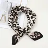 Pañuelo Cuadrado Nuevo Transfronterizo para Mujer de 70 cm Estampado Retro Seda de Imitación Pañuelo de Alta Gama Pañuelo Chal Protector Solar