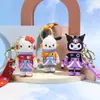 Venta al por mayor del fabricante Llavero de Astronauta de Anime Pvc Goma Blanda Dibujo Animado Colgante de Llave DIY Muñeca 3D Colgante Pequeño