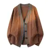 Popular Transfronteiriço Tamanho Europeu Tamanho Grande Gola V Tricô Torcido Color Block Tricô Jaqueta Cardigan Masculina Outono e Inverno Venda por Atacado de Fábrica