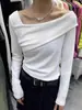 Camisa de Base Feminina Designer de Nicho Estilo Coreano Outono Inicial Única e Chique Manga Longa Slim Top Casual e Versátil