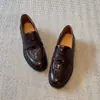 Mocassins femininos retrô de couro com solas grossas, estilo slip-on, estilo britânico, saltos grossos, sapatinhos de couro