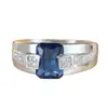 Anillo ancho cuadrado de estilo europeo y americano audaz con zafiro, con gran corte de zirconia azul microincrustado, completamente incrustado de diamantes, joyería de anillo unisex