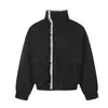 Chaqueta de algodón acolchada de invierno Magic Bear con cuello de piel sintética, con un diseño acolchado, una silueta estilo montaña y una estética clásica americana de "viejo dinero" con un cuello de lana de cordero.