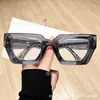 Gafas Lisas de Nuevo Estilo Transfronterizas con Montura Gruesa Cuadrada Pequeña Europeas y Americanas para Hombres Sin Maquillaje, Gafas de Moda de Gama Alta de Múltiples Colores Opcionales para Mujeres
