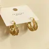 Pendientes vintage de lujo ligero estilo francés, color oro café, doble capa hueca con circonita, para mujer, diseño simple con un toque de alta gama, accesorios versátiles para la oreja
