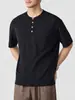 Roupas Masculinas Fengshe / Verão 2026 Nova Camiseta Leve e Fresca Estilo Americano com Gola Henley Manga Curta Masculina