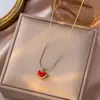 Collar de acero de titanio con esmalte rojo dulce de alta gama, ligero y lujoso, cadena de clavícula que combina con todo, estilo femenino exquisito.
