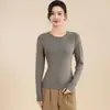 Camiseta básica feminina de cor sólida com gola redonda, macia e amiga da pele, elástica, modeladora, adequada para o trabalho, pode ser usada como camada externa, top de malha