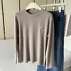 Camiseta de Manga Larga Bordada de Elefante Pequeño Cómoda para Mujer, Otoño e Invierno, Cuello Redondo, Corte Holgado, Adelgazante, Cepillada, Top Casual Versátil, Camiseta Básica