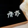 Pendientes de Zirconia con Forma de Lazo y Goteo de Aceite de Aguja Plateada, Pendientes de Nicho de Gama Alta, Dulces y Elegantes, Lujo Ligero, Accesorios Versátiles para Orejas