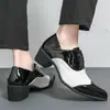 Zapatos de cuero brillantes de punta con cordones de encaje transfronterizos en colorblock para primavera, zapatos casuales de tacón alto formales a la moda, zapatos para hombre de talla grande que aumentan la altura