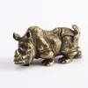 Metal Simulación Animal Rinoceronte Orangután Modelo Adornos Creativo Hogar Oficina Escritorio Mascota de Té Wen Play Pequeño Bronce