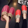 Chinelos de Algodão Masculinos de Inverno para Casa Indoor Femininos Impermeáveis de Couro PU Sapatos de Confinamento Antiderrapantes Quentes Chinelos de Couro para Casal