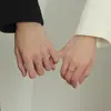 Anillos de Pareja 'Sol sobre la Montaña Dorada' para Hombres y Mujeres, Anillos Ajustables de Plata Pura 999, Regalo Único de San Valentín de Alta Gama