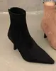 Novas Botas Curtas Versáteis de Bico Fino Estilo Francês para Primavera e Outono Femininas, Botas de Cano Curto Slim Fit, Botas Individuais 2026