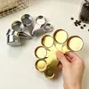 Colher medidora de fundo plano em aço inoxidável 304, com furos para medição precisa de farinha, grãos de café e leite em pó, adequada para panificação caseira e uso na cozinha