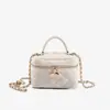 Bolso mini chic y delicado, un nuevo estilo de verano con una correa de cadena de patrón de diamantes, perfecto para llevar cruzado o en la mano, un bolso tipo cubo versátil y moderno