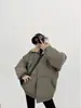 Inverno Novo Estilo Senso de Design Simples Jaqueta Puffer Curta Roupas de Algodão Homens e Mulheres Retro Versátil Solta Gola Lapela Roupas de Algodão