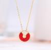 Amuleto de venta caliente transfronterizo con incrustaciones de piedra de ágata collar de acero de titanio no se desvanece moda combinable diseño de lujo ligero cadena para clavícula