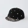 Gorro de Bebé para Otoño e Invierno Pana Estampado de Leopardo Ala Estrella de Cinco Puntas Ala Suave Gorra Pico de Pato Niño Pequeño Gorra de Béisbol Plegable