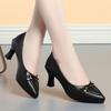 Saltos Altos Bico Fino Salto Agulha Feminino Novos Sapatos Primavera 2025 Sapatos Femininos com Saias Sapatos de Couro Slip-On Rasteirinhas Primavera e Verão