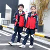 Uniforme escolar para estudiantes de primaria y secundaria traje ropa de clase para niños primavera, otoño e invierno deportes chaqueta exterior de tres piezas jardín de infantes Ropa de jardín
