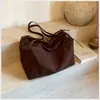 Bolso de Hombro de Gamuza de Gran Capacidad Estilo Perezoso Transfronterizo Nuevo Otoño e Invierno 2025 Bolso Tote Retro