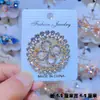 Broche de Mariposa Hueca con Diamantes AB Iridiscentes para Mujer, Pin de Mariposa de Diamantes Lujoso a Todo Color para Trajes y Abrigos, Broche Elegante y Lujoso