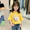 Nova Camiseta de Verão 2026 com Manga Curta para Meninas, Estilo Casual Infantil, Algodão Puro, Estampa de Desenho Animado, Camisa Respirável para Meninas de Tamanho Pequeno e Médio