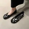 Sapatos Baixos Retro Amarelos com Bolinhas para Mulheres 2026 Novo Estilo Sapatilhas com Saias, Sapatos Mary Jane de Salto Grosso para o Dia a Dia para Mulheres