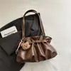 Bolsa de ombro retrô de cor sólida alta-costura modelo 2026 design estiloso tendência alta-costura para o dia a dia bolsa de ombro plissada
