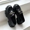 Zapatos de mujer con hebilla de caballo que aumentan la altura, elegantes zapatos pequeños de cuero nuevos para otoño 2026, mocasines de mujer con suela gruesa de espuma de goma